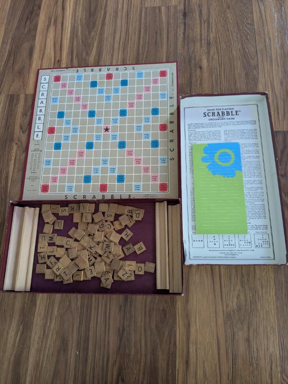 Vintage Scrabble Board Game Complete 1982 Selchow & Righter No. 17